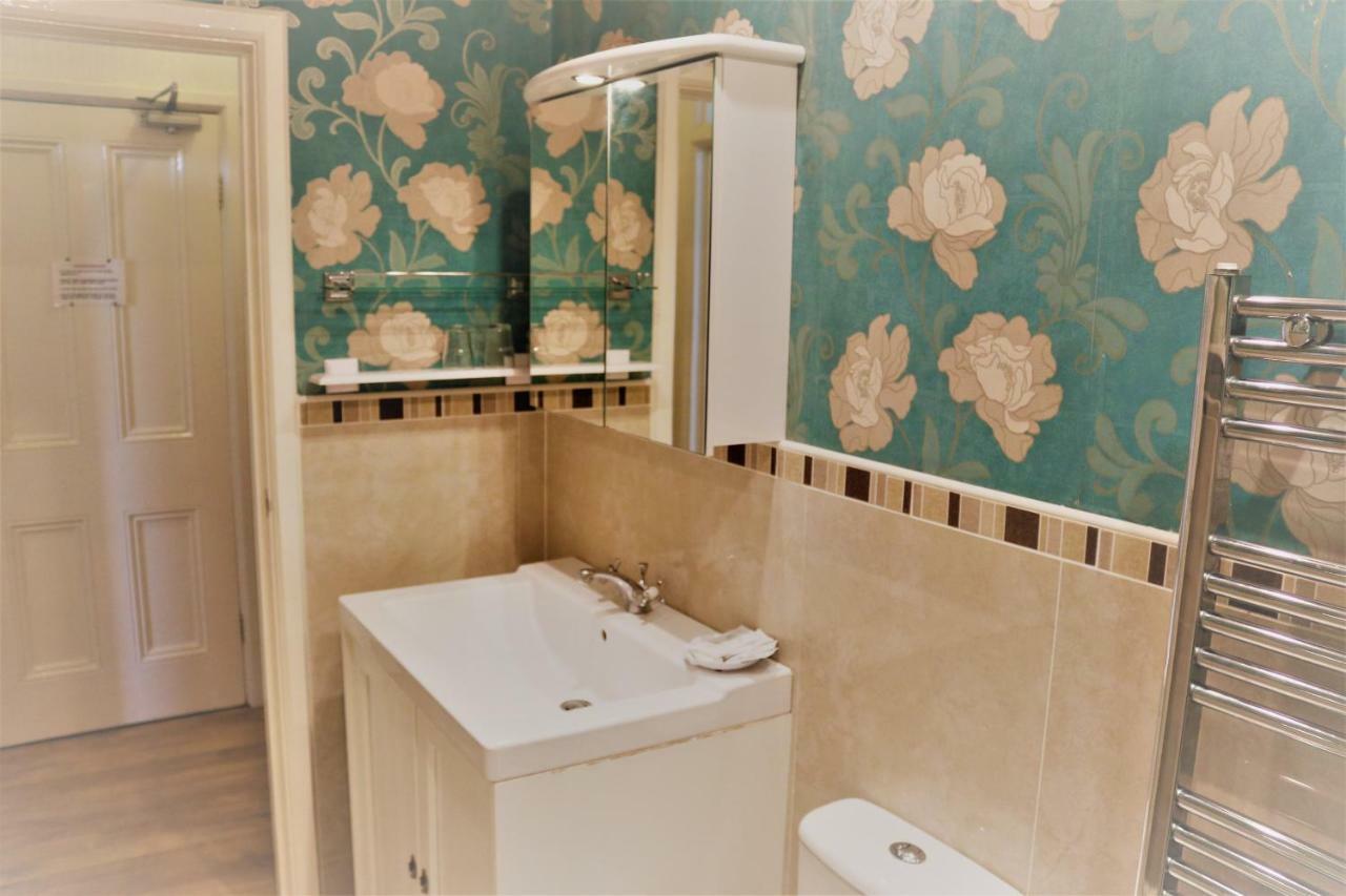 ミルトン・ケインズ Telford House Bed & Breakfast エクステリア 写真