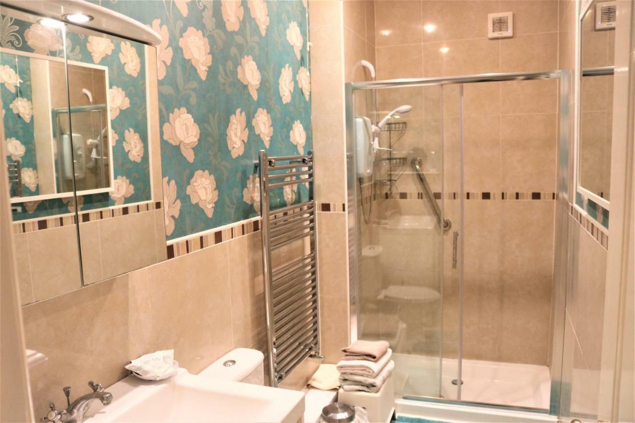 ミルトン・ケインズ Telford House Bed & Breakfast エクステリア 写真
