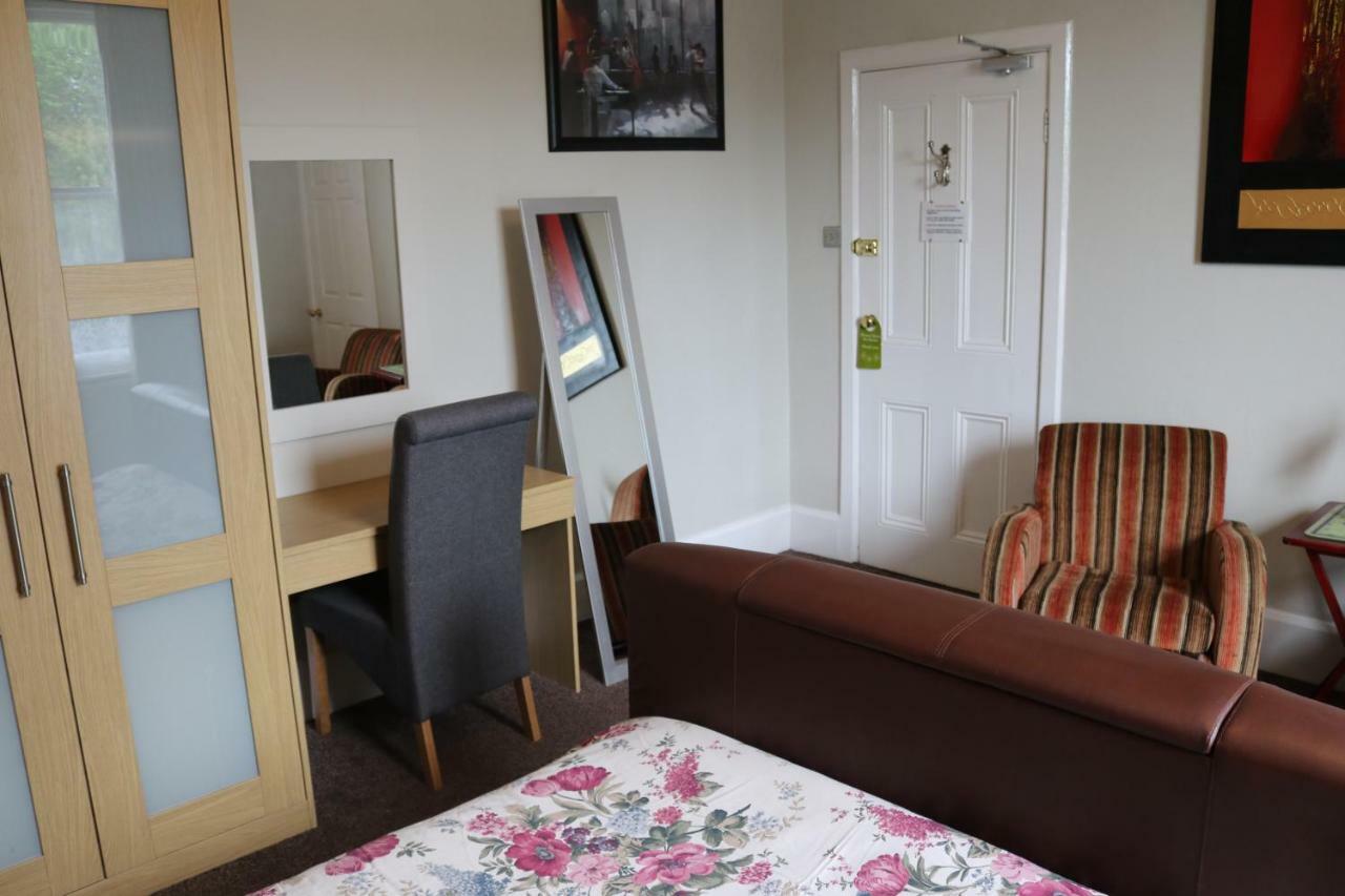 ミルトン・ケインズ Telford House Bed & Breakfast エクステリア 写真